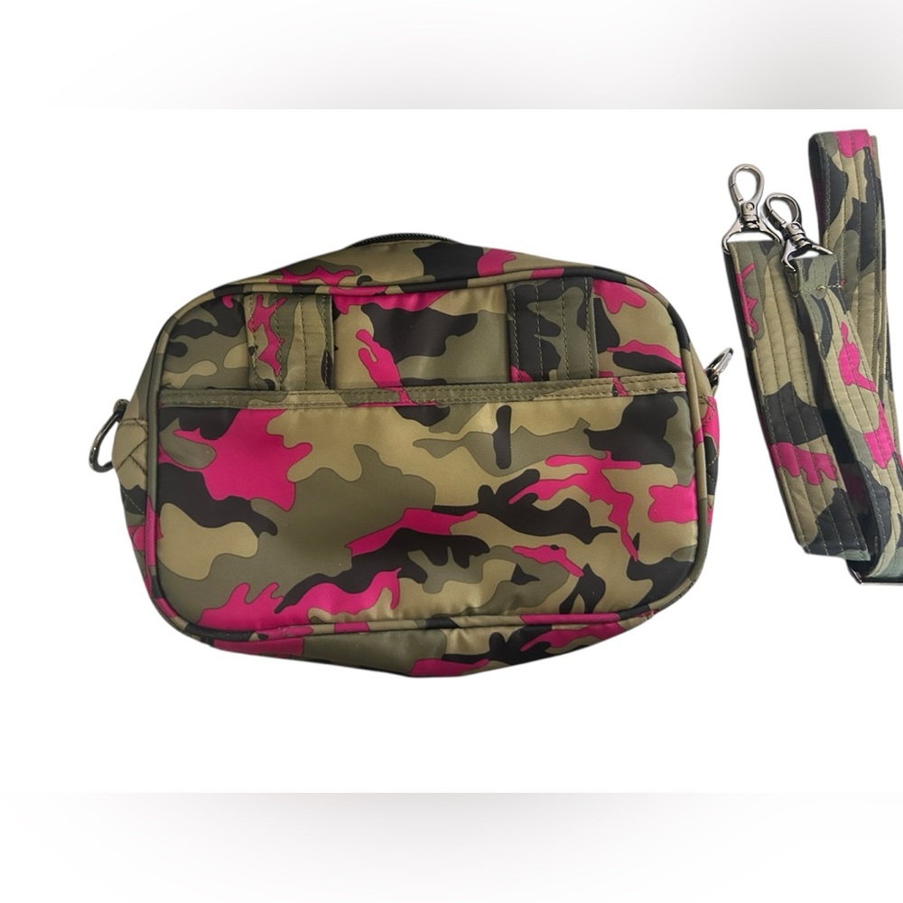 LUG Carousel Convertible Camo Green Pink Crossbody or to a Belt Bag Travel Purse - Picture 4 of 16